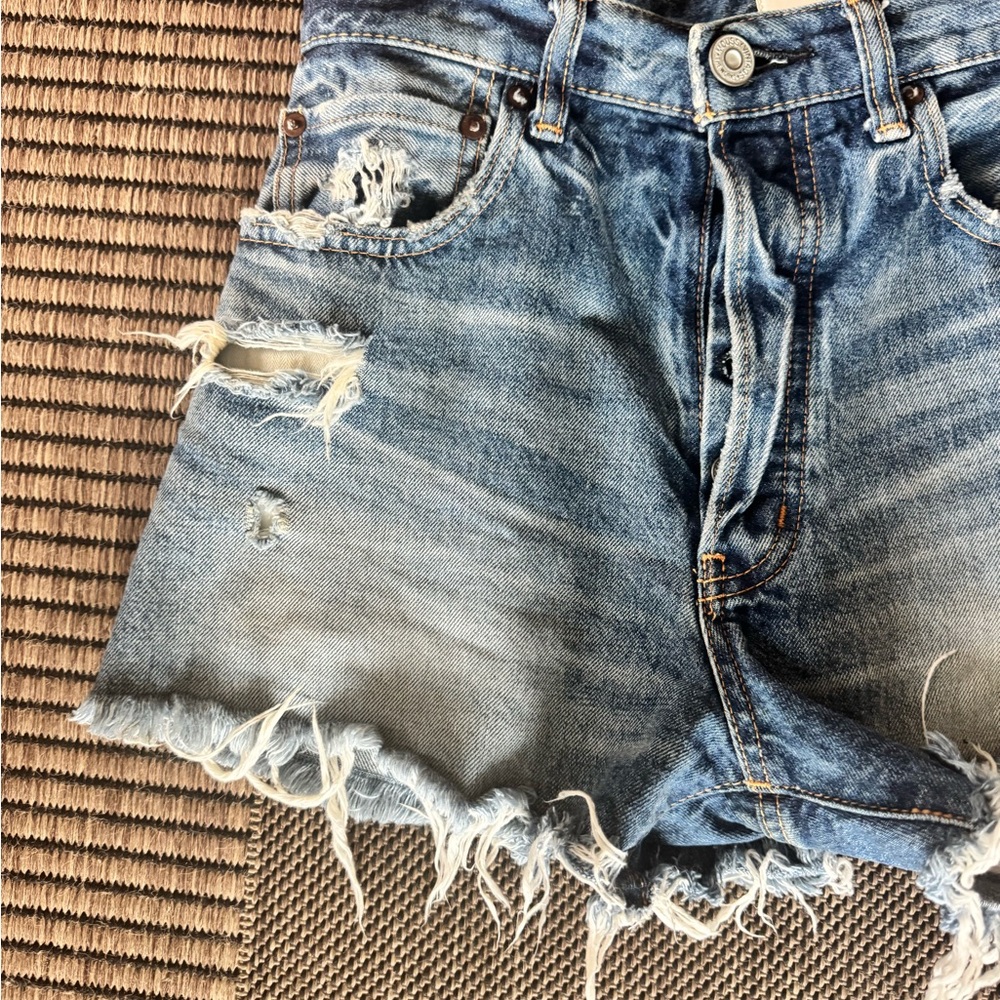 Moussy Denim Women cut-off Shorts - Picture 11 of 14
